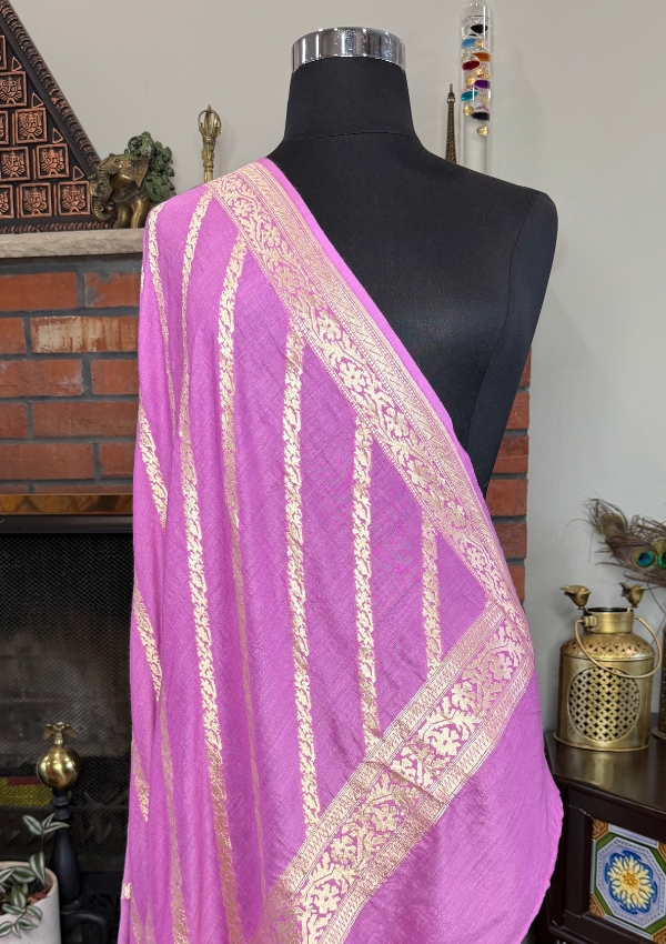 Lavender Leheriya Weave Moonga Banarasi